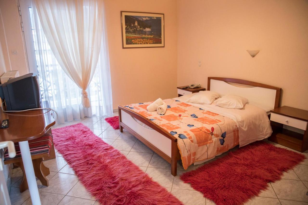 Ξενοδοχειο Παπαναγιωτου Otel Neraïdochóri Dış mekan fotoğraf